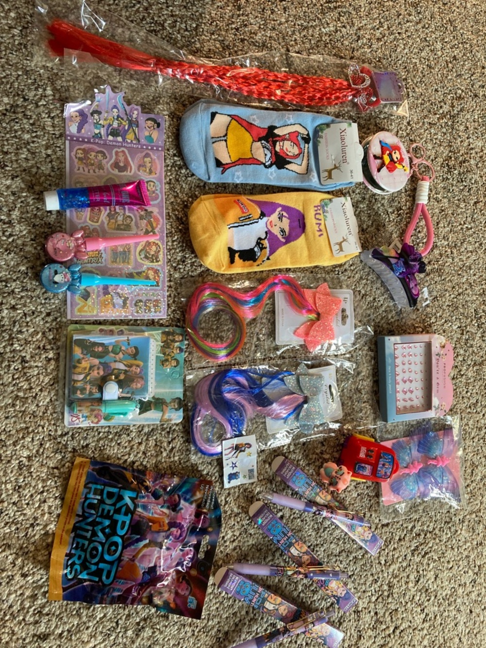 K-POPAssorted Cute Hair Clips, Keychains & Novelty Socks - Yellow & Blue Accents